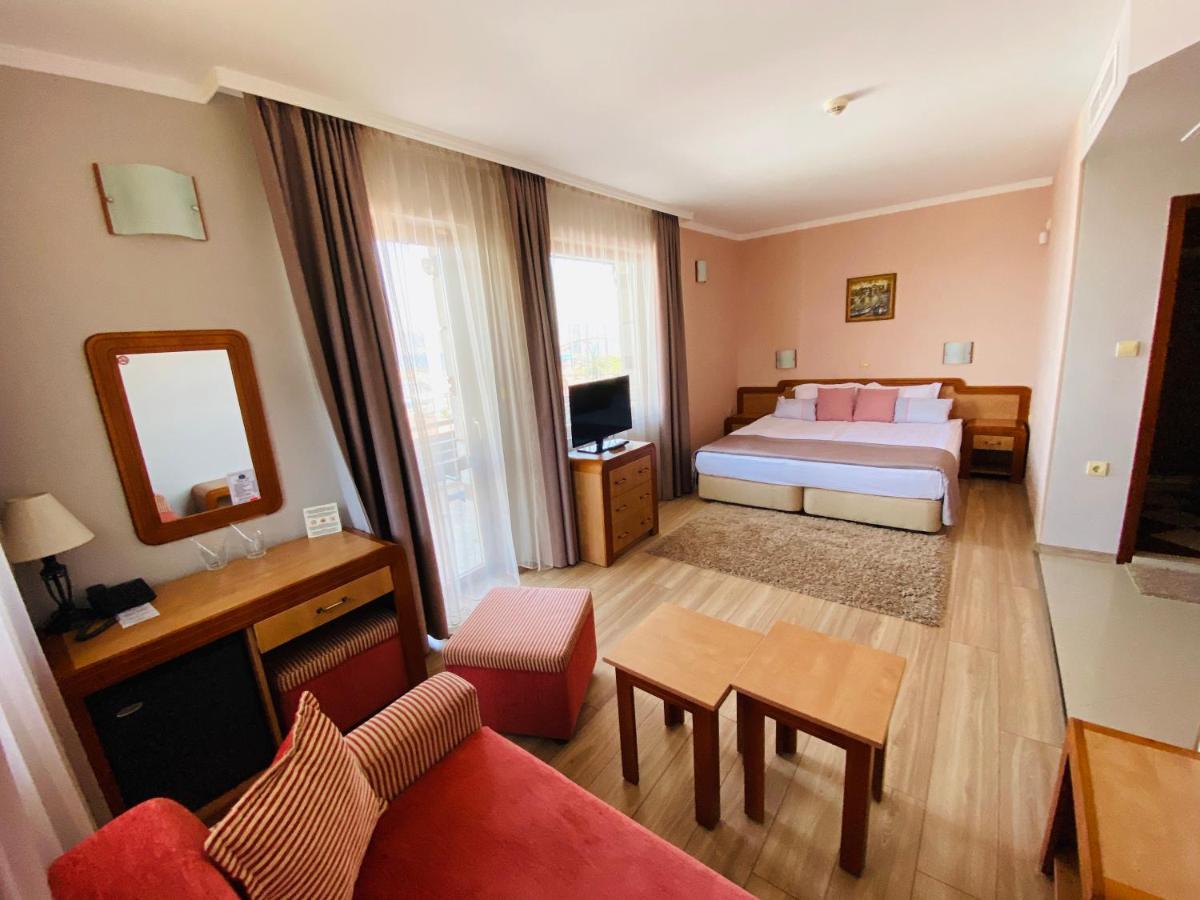 Family Hotel Saint Nikola เนเซบาร์ ภายนอก รูปภาพ