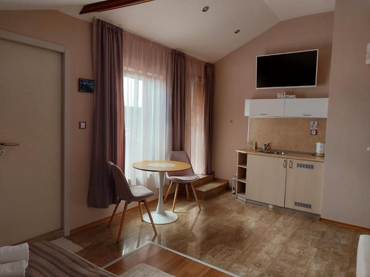 Family Hotel Saint Nikola เนเซบาร์ ภายนอก รูปภาพ